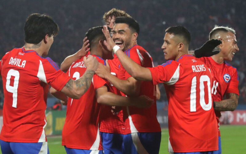 Jugadores de la Selección Chilena celebrando un gol