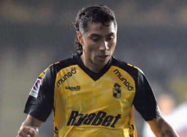 Luciano Cabral con la camiseta de Coquimbo Unido.