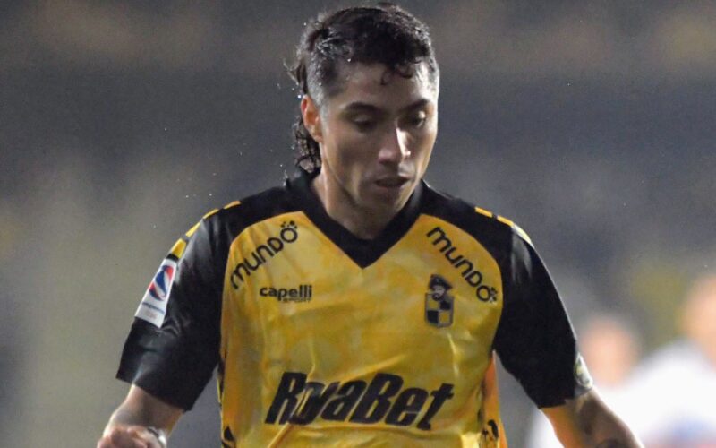 Luciano Cabral con la camiseta de Coquimbo Unido.