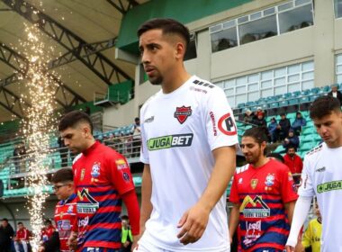 Sebastián Valencia en su debut con Ñublense