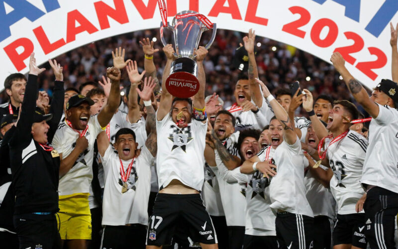 El plantel de Colo-Colo se corona campeón del torneo 2022