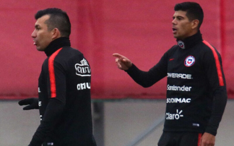 Jugadores de La Roja durante un entrenamiento en Juan Pinto Durán