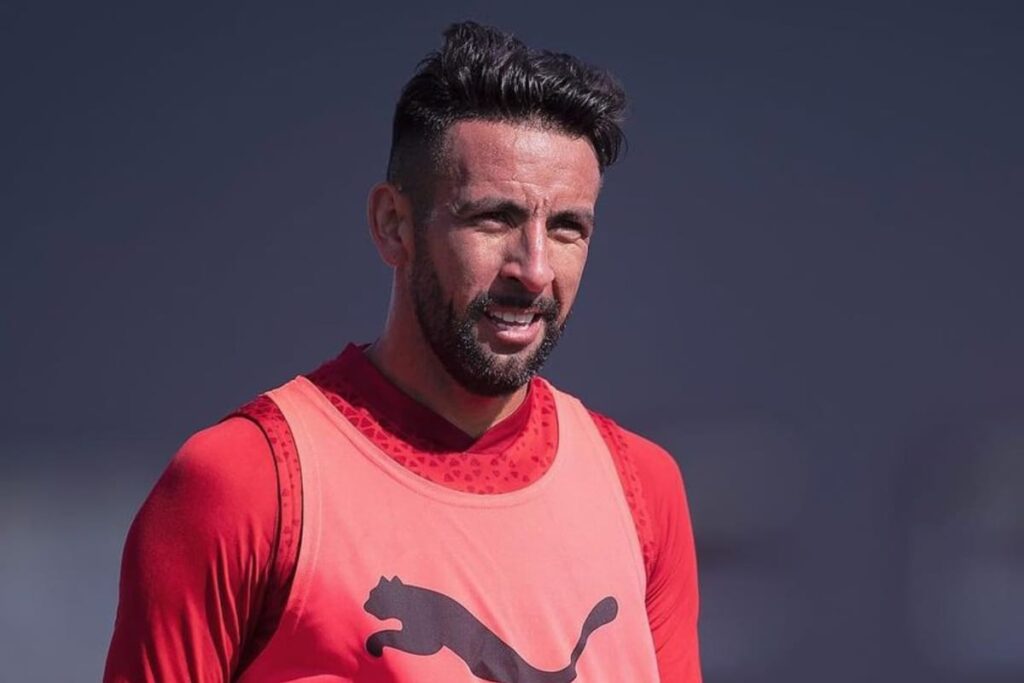 Mauricio Isla durante un entrenamiento con Independiente de Avellaneda.