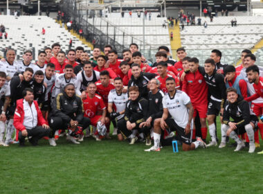 Planteles de Colo-Colo y Deportes Quillón después del duelo por Copa Chile