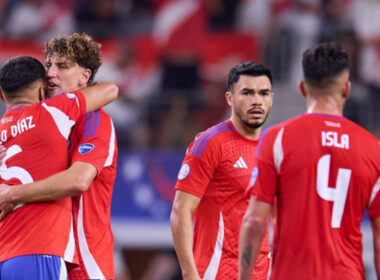 Jugadores de la Selección Chilena tras el empate frente a Perú por la Copa América
