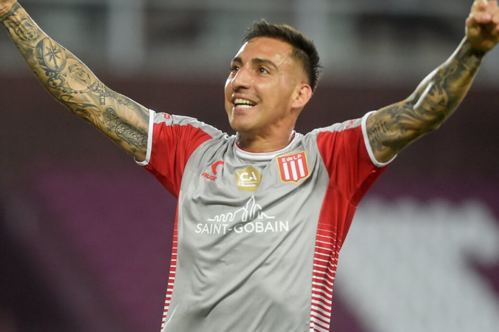 El jugador de Estudiantes de La Plata, Javier Correa, celebrando un gol