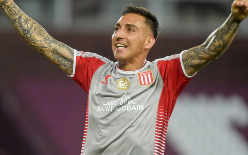 El jugador de Estudiantes de La Plata, Javier Correa, celebrando un gol