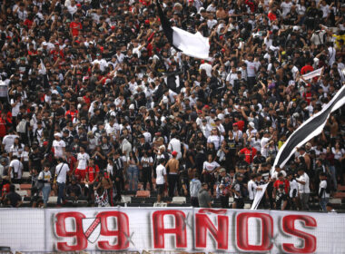 Se realiza el arengazo de la Garra Blanca en el Estadio Monumental.