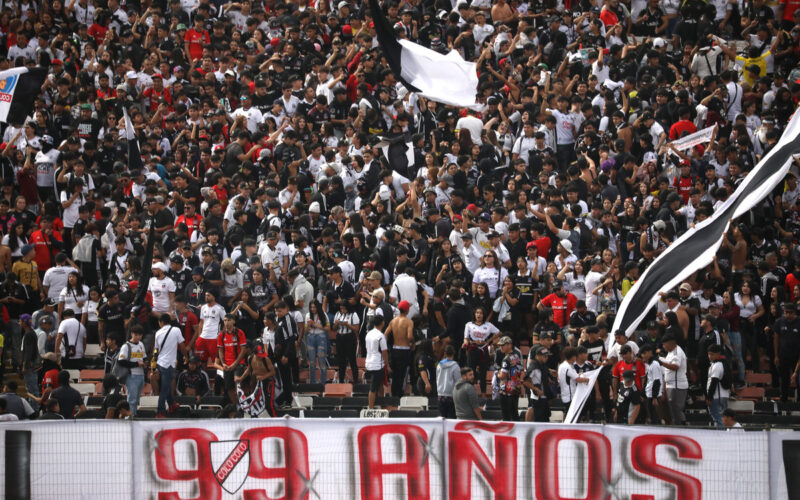 Se realiza el arengazo de la Garra Blanca en el Estadio Monumental.