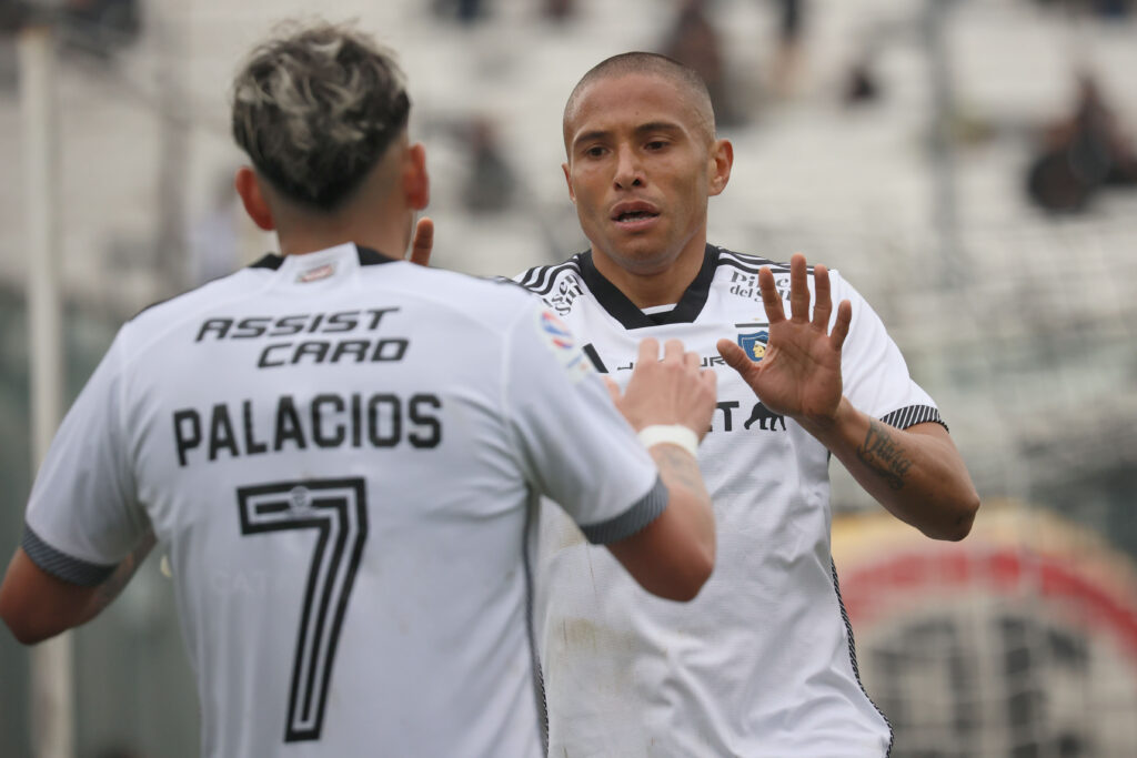 Futbol, Colegio Quillon vs Colo Colo.
Octavos de final, Copa Chile 2024.
El jugador de Colo Colo Leandro Benegas celebra su gol contra Colegio Quillon durante el partido  de octavos de final de la Copa Chile realizado en el estadio Monumental de Santiago, Chile.
Dragomir Yankovic/Photosport

Football,  Colegio Quillon vs Colo Colo.
Round of 16, 2024 Copa Chile Championship.
Colo ColoÕs player Leandro Benegas  celebrates after scoring against Colegio Quillon during the round of sixteen match of the Copa Chile Championship in Monumental stadium, Santiago, Chile.
Dragomir Yankovic/Photosport