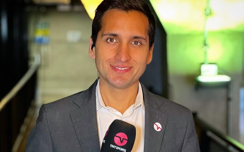 Primer plano al periodista de TNT Sports, Daniel Arrieta