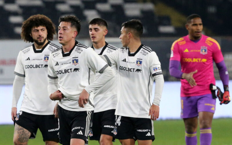 Jugadores de Colo-Colo en el partido amistoso frente a Universitario de Lima