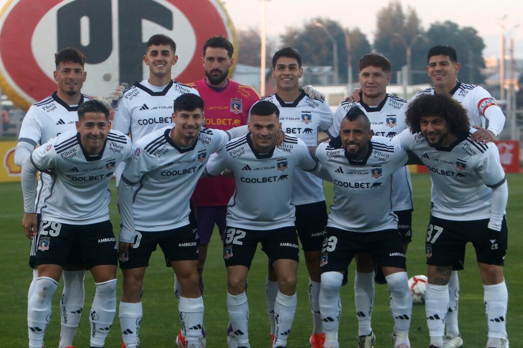 Formación Colo-Colo vs Deportes Santa Cruz por Copa Chile en el Estadio La Granja.