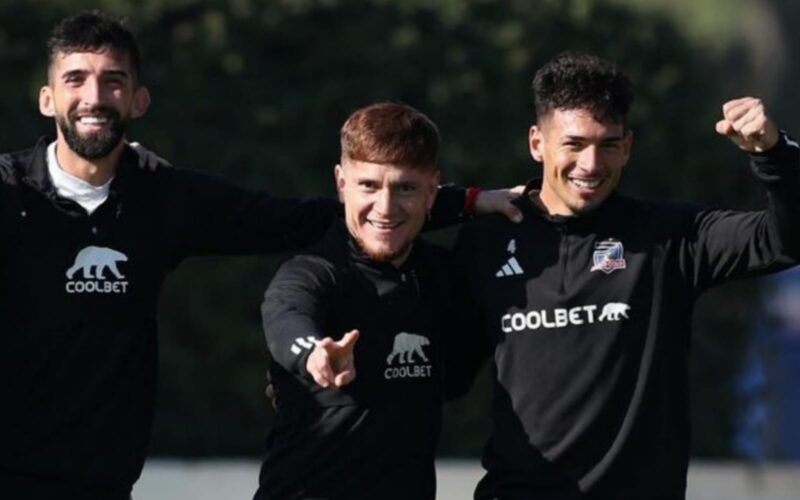 Emiliano Amor, Leonardo Gil y Alan Saldivia en un entrenamiento de Colo-Colo.