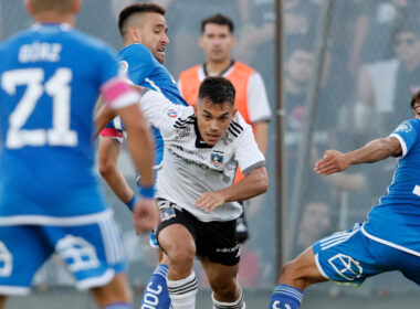 Vicente Pizarro durante un Superclásico entre Colo-Colo y Universidad de Chile.