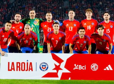 Formación de la Selección Chilena frente a Paraguay.