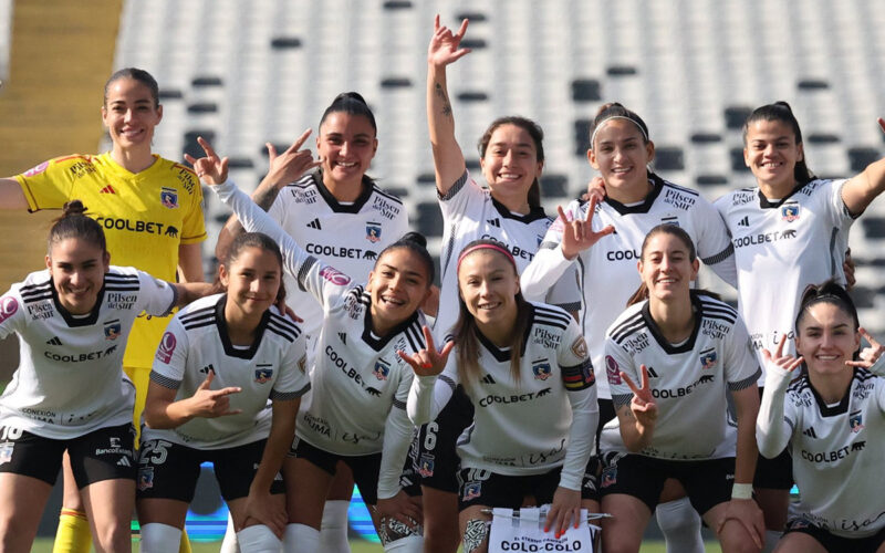 La formación de Colo-Colo para enfrentar a Universidad de Chile.