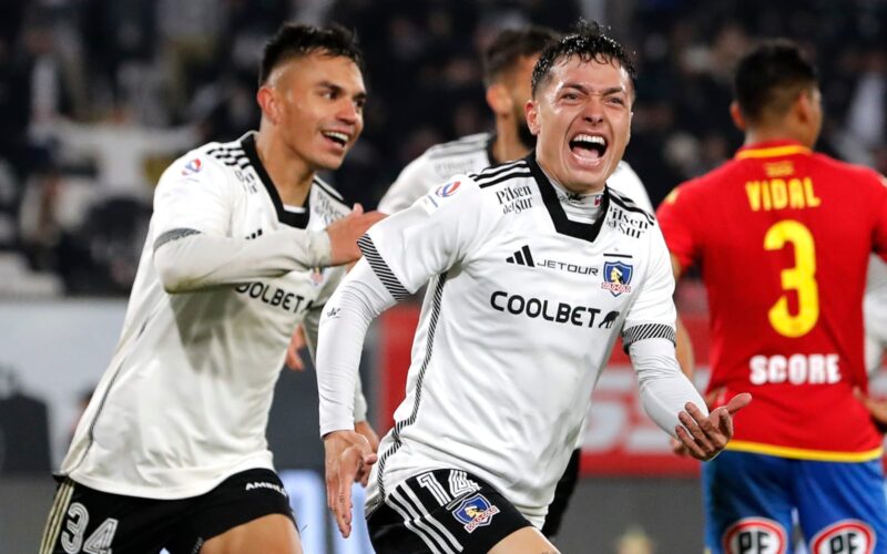 Cristián Zavala celebrando su gol contra Unión Española.