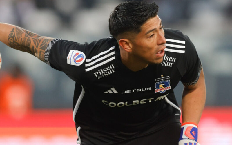 Primer plano al portero de Colo-Colo Brayan Cortés.