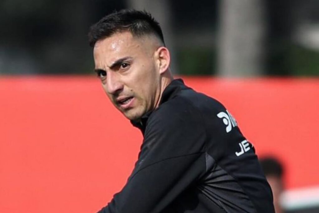 Javier Correa durante un entrenamiento de Colo-Colo