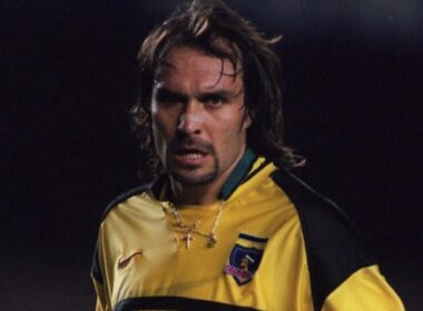Marcelo Ramírez con camiseta amarilla de Colo-Colo.
