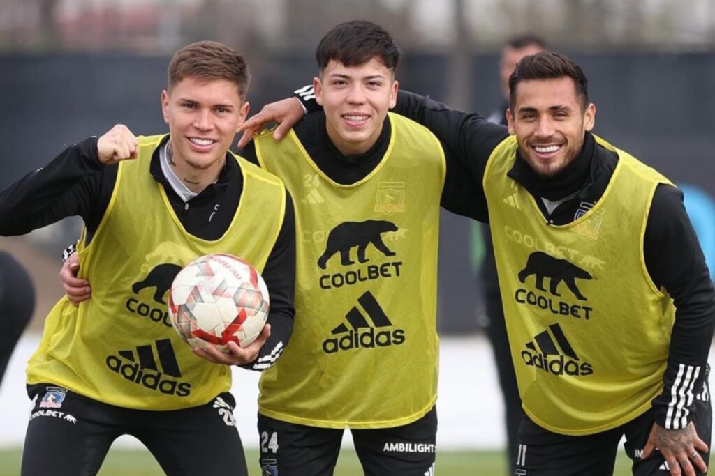 Lucas Soto, Leandro Hernández y Marcos Bolados en un entrenamiento de Colo-Colo