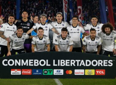 Formación de Colo-Colo frente a Cerro Porteño en la última fecha de la fase de grupos.