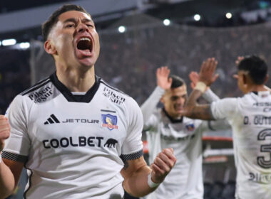 El jugador de Colo-Colo, Óscar Opazo, celebrando su gol frente a O'Higgins.