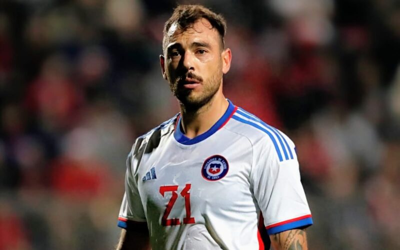 Matías Catalán con camiseta blanca de la Selección Chilena.