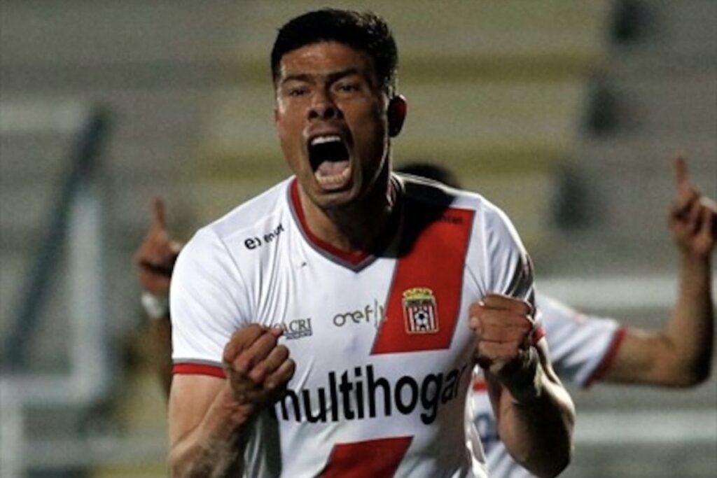 Rodrigo Riquelme el Curicó Unido.