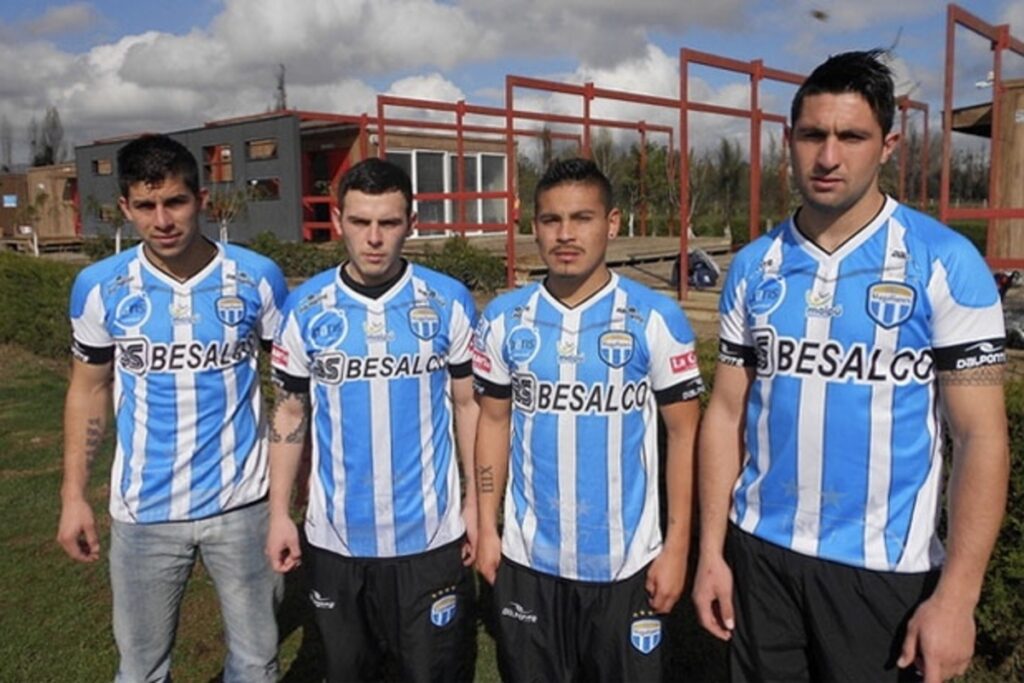 Jonathan Benítez presentado en Magallanes.