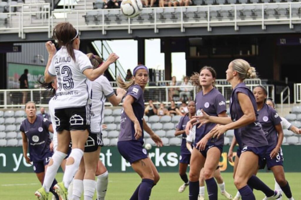 Colo-Colo Femenino vs Racing Louisville.