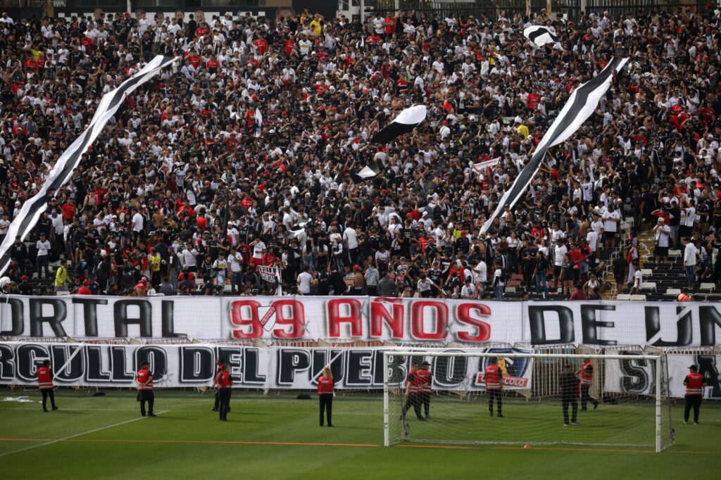 Arengazo de la Garra Blanca en el Estadio Monumental.