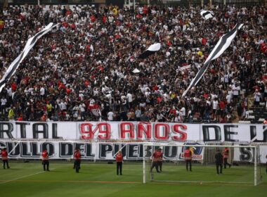 Arengazo de la Garra Blanca en el Estadio Monumental.