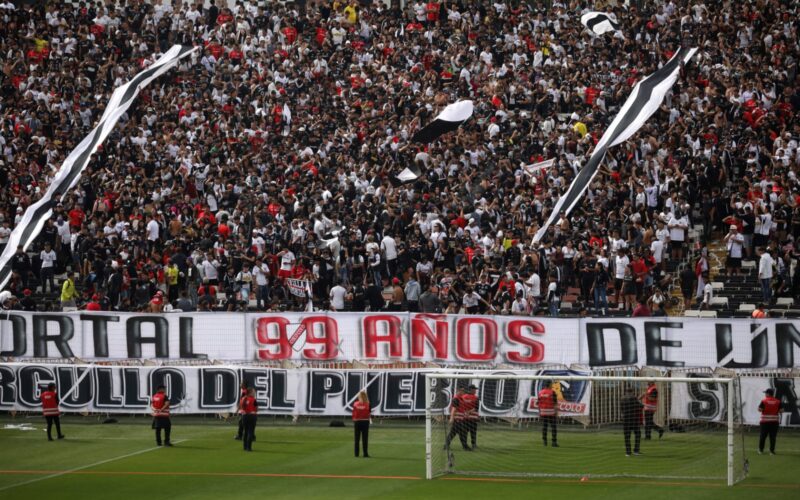 Arengazo de la Garra Blanca en el Estadio Monumental.