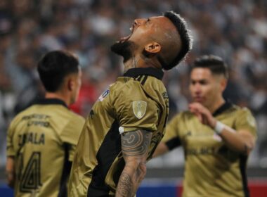 Arturo Vidal celebrando un gol en Copa Libertadores