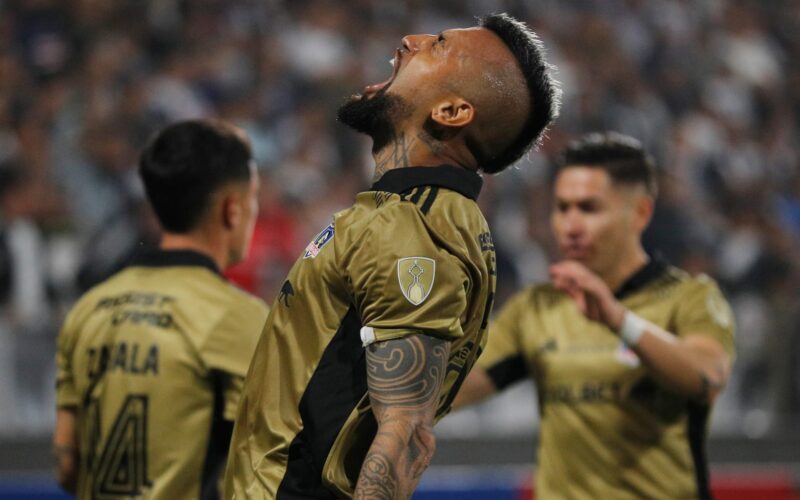 Arturo Vidal celebrando un gol en Copa Libertadores