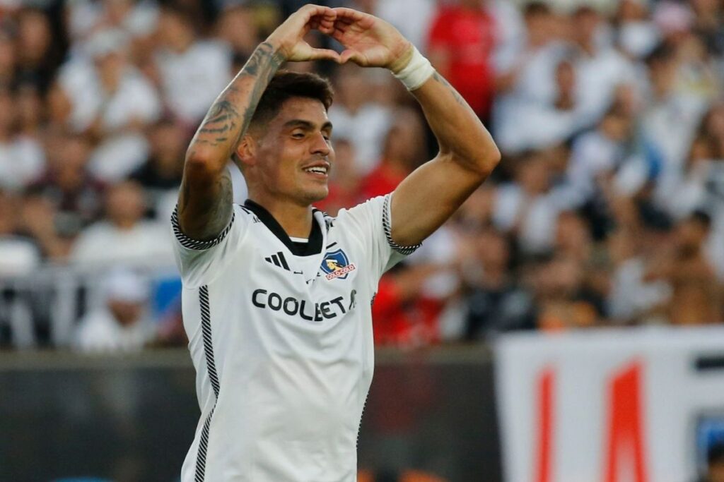 El jugador de Colo-Colo, Erick Wiemberg, celebrando un gol.