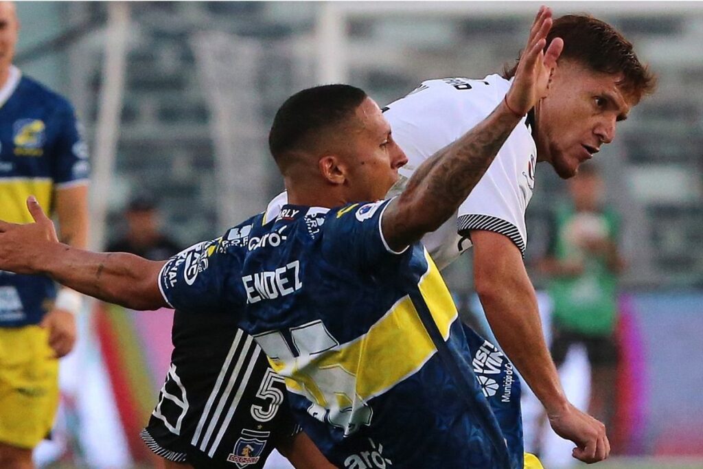 Colo-Colo frente a Everton en el Campeonato Nacional.