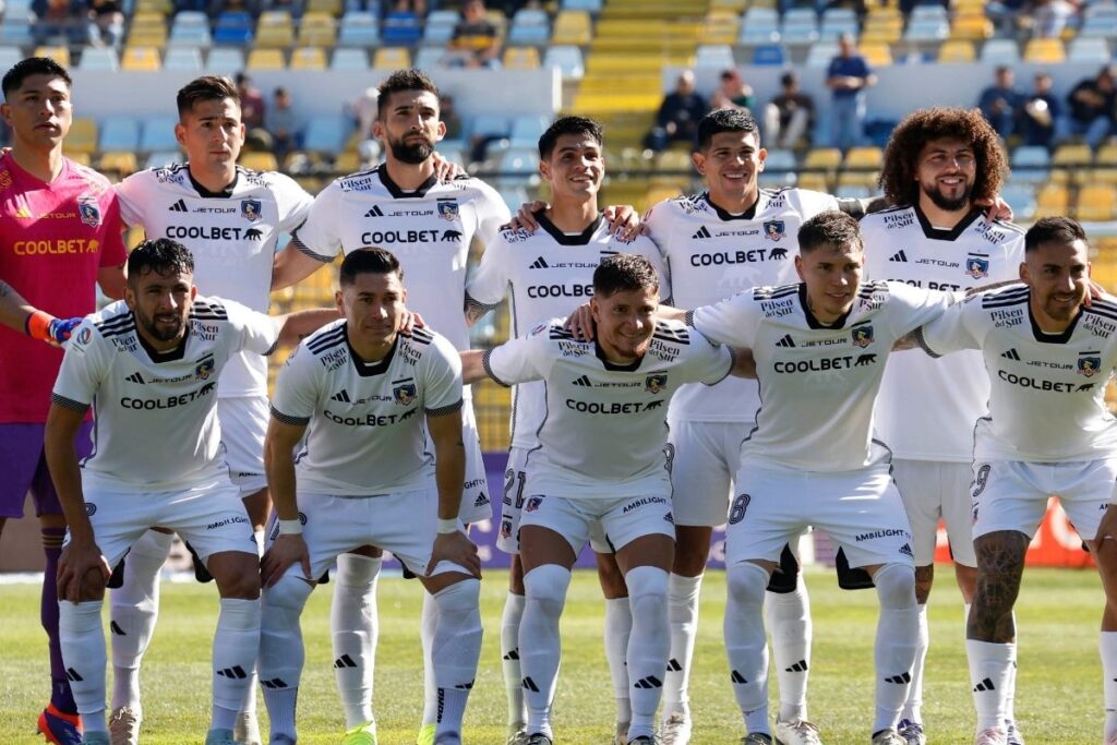 La formación de Colo-Colo para enfrentar a Everton en el Campeonato Nacional.