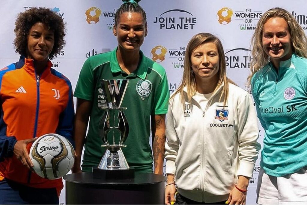 La capitana de Colo-Colo, Yanara Aedo, en la presentación de The Womens Cup.