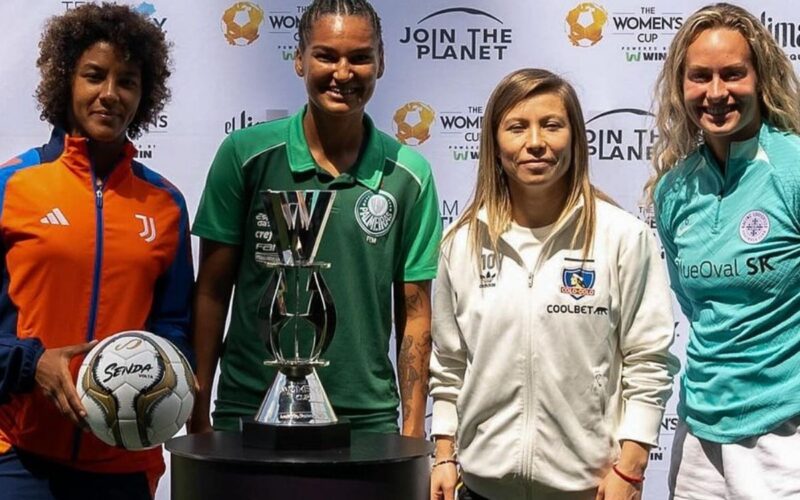 La capitana de Colo-Colo, Yanara Aedo, en la presentación de The Womens Cup.