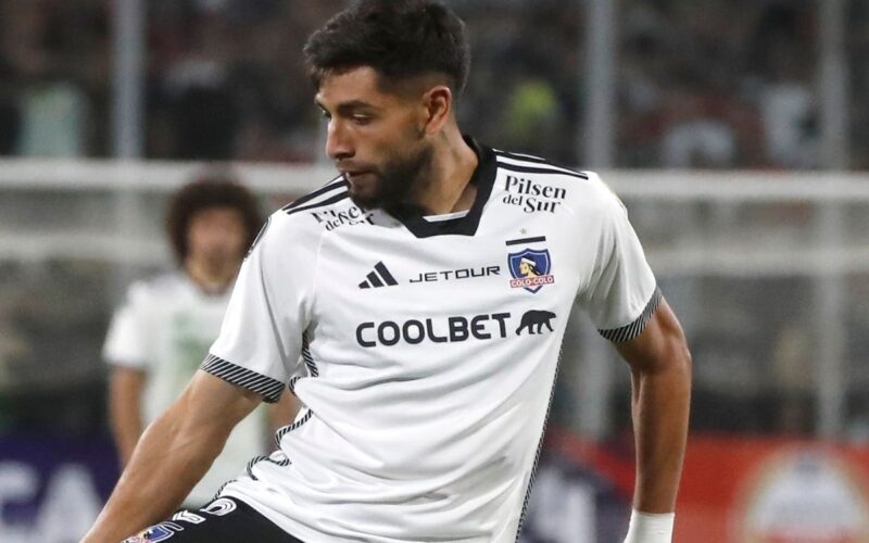 Jeyson Rojas durante un partido con Colo-Colo.