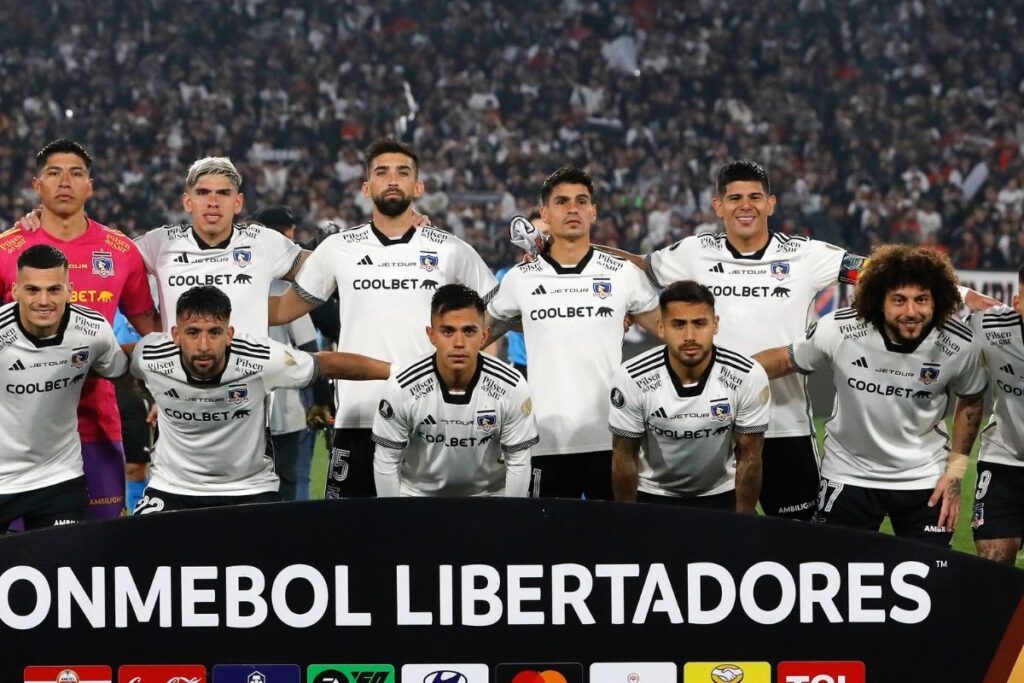 Formación de Colo-Colo para enfrentar a Junior por Copa Libertadores.