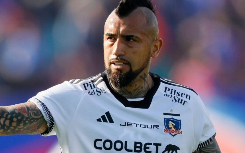 Arturo Vidal durante el Superclásico.