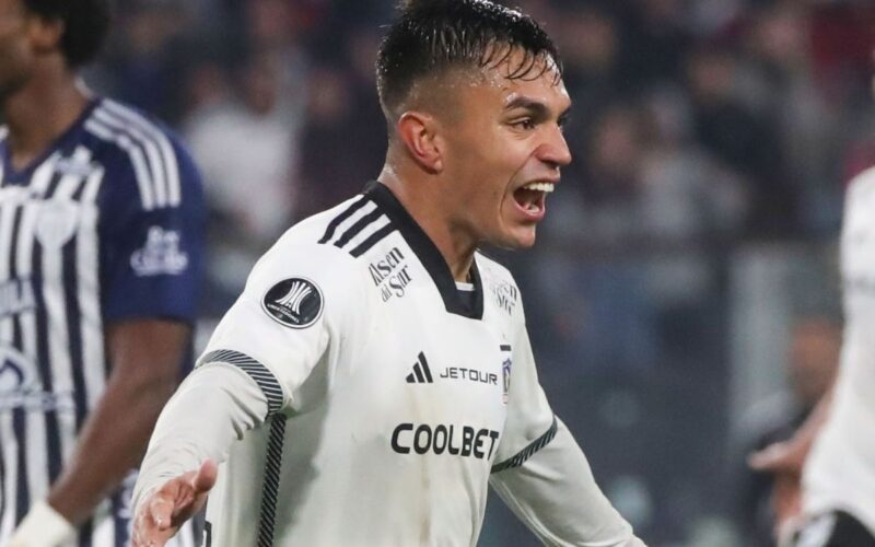 Vicente Pizarro celebrando su gol frente a Junior en Copa Libertadores.