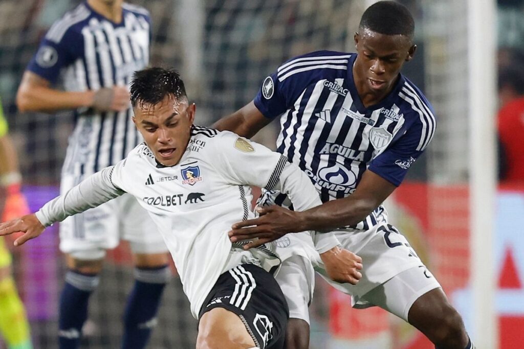 Colo-Colo vs Junior en Copa Libertadores.