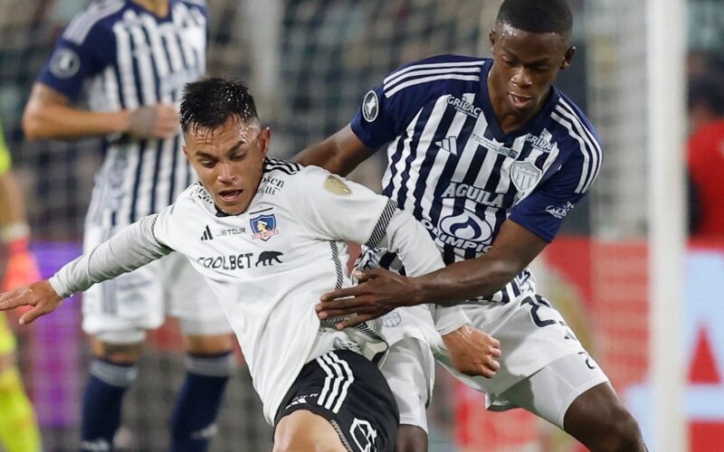 Colo-Colo vs Junior en Copa Libertadores.