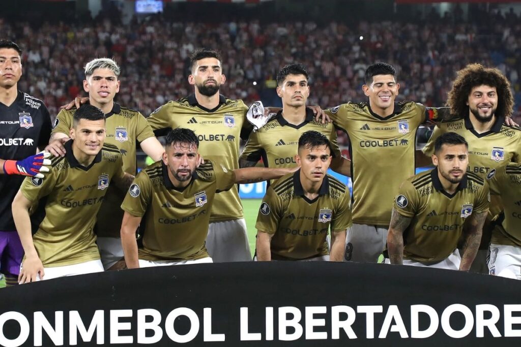 Colo-Colo enfrenta a Junior en Copa Libertadores.