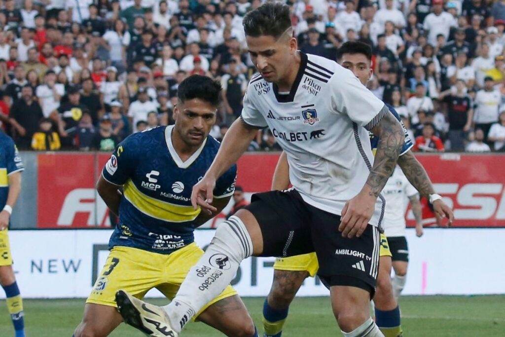 Guillermo Paiva durante el duelo de Colo-Colo frente a Everton.